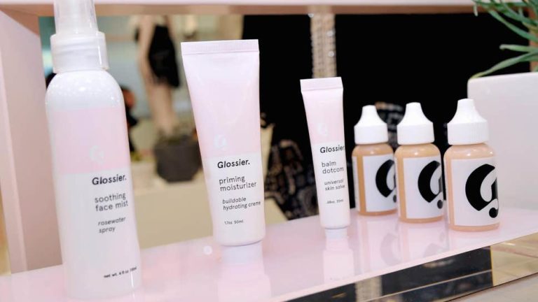 BEAUTY BRAND GLOSSIER TO OPEN POP-UP STORE IN LONDON